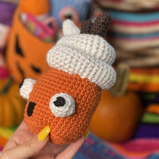 

Pumpkin Spice Latte - Amigurumi
4