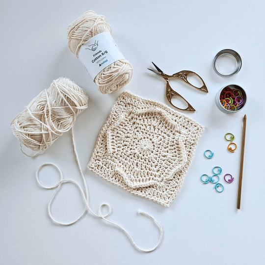 Compass Rose - Pohjoinen - Isoäidinneliö