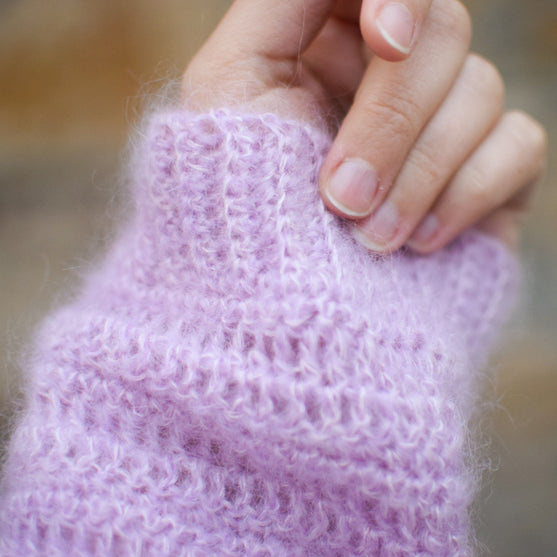 

Essence - V-aukkoinen neuletakki
5