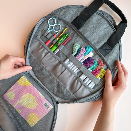 

Kirjontaprojektien Laukku - Hobbii
3