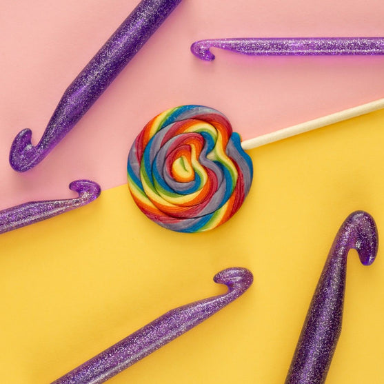 

Glitter-virkkuukoukkusetti - 5 kokoa - Hobbii
3