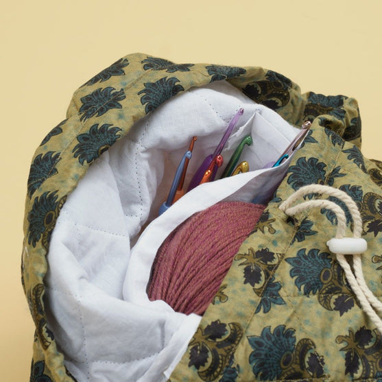 

Tikattu Silinteri-Olkälaukku - Hobbii
2