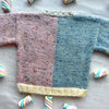 

Marshmallow Swirls - Lasten neulepusero
3