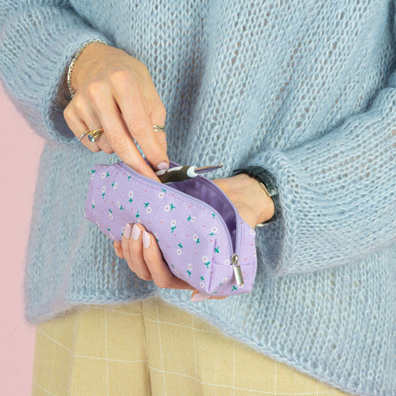 

Kynäkotelo - Kukallinen - Hobbii
3