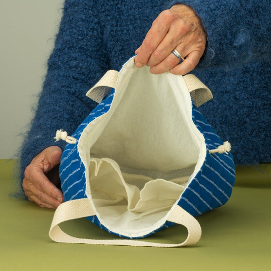 

Tilkattu projektikassi nyörikiristyksellä - Hobbii
8