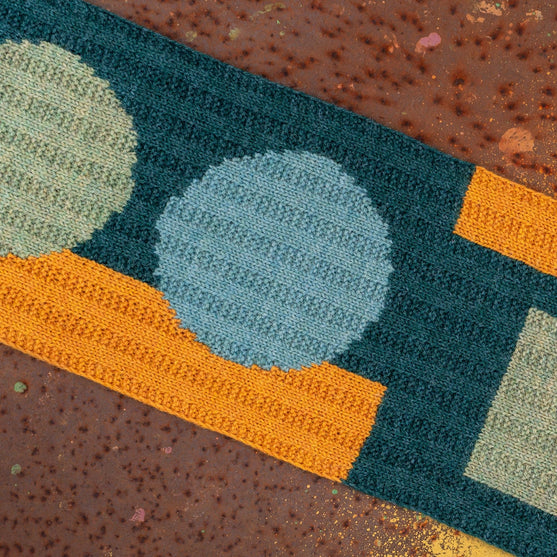 

Rust & Rhythm - Huivi
4