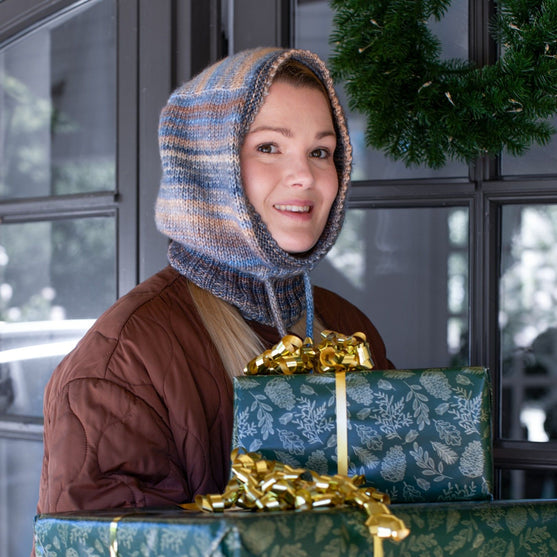 

2. adventtisunnuntai - Neulonta - Winter Sky - Balaclava Huppumyssy
2